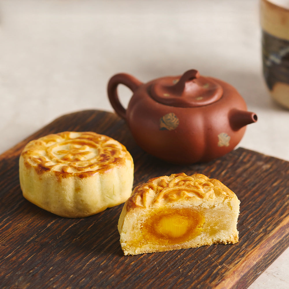 Salted Egg Yolk Mooncakes 蛋黃月餅